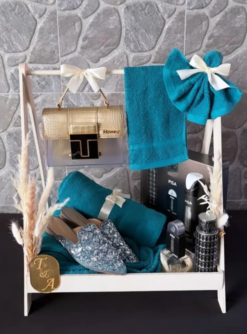 Parcels & Kunchas — portfolio example 16